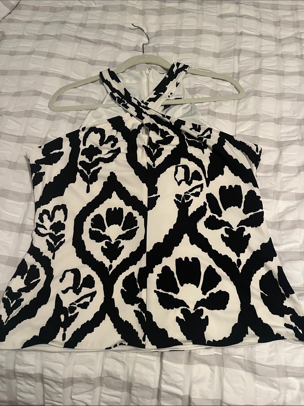 White House Black Market Black & White Cross-Front Printed Camisole